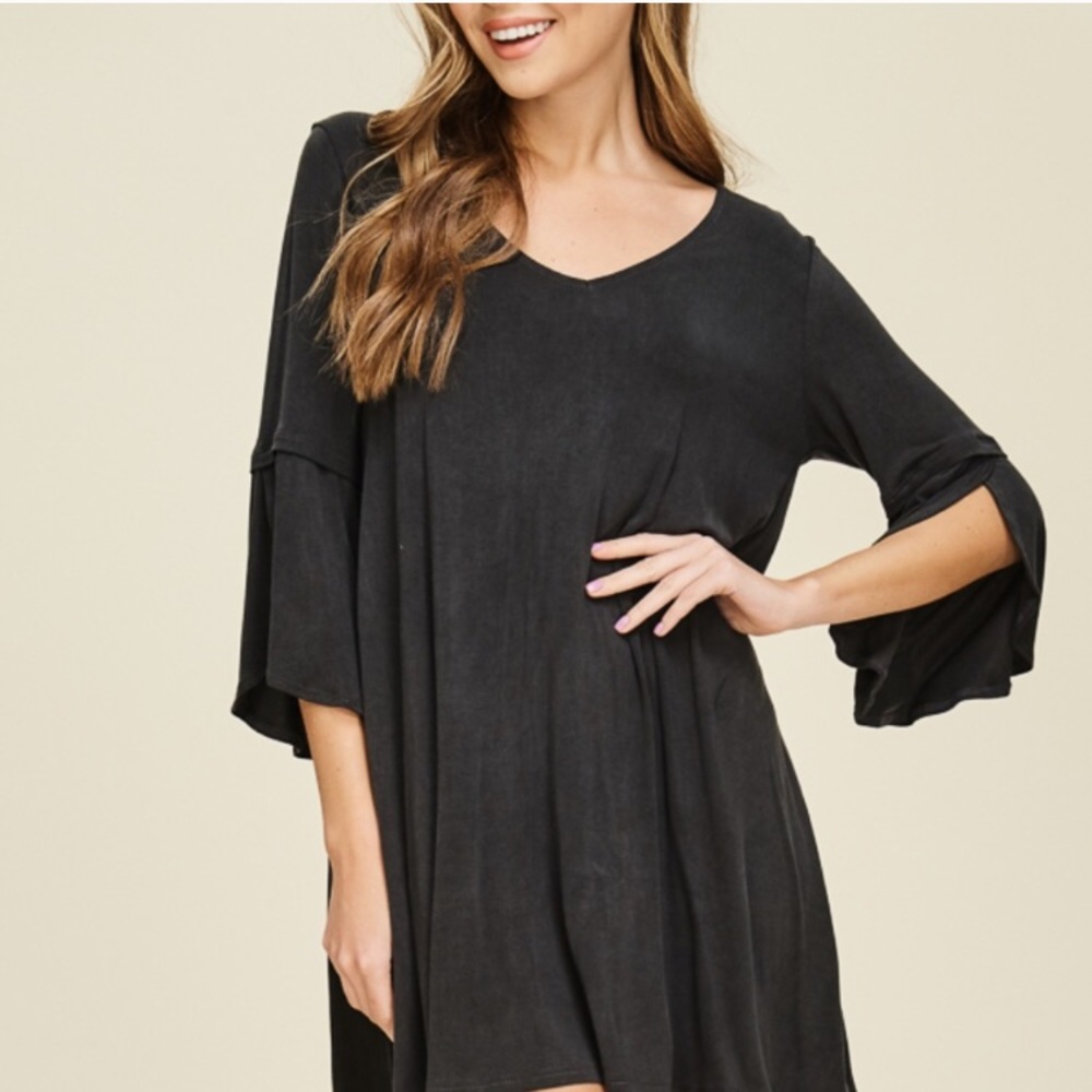 ✨Black Bell Sleeve Dress - Picture 2 of 4